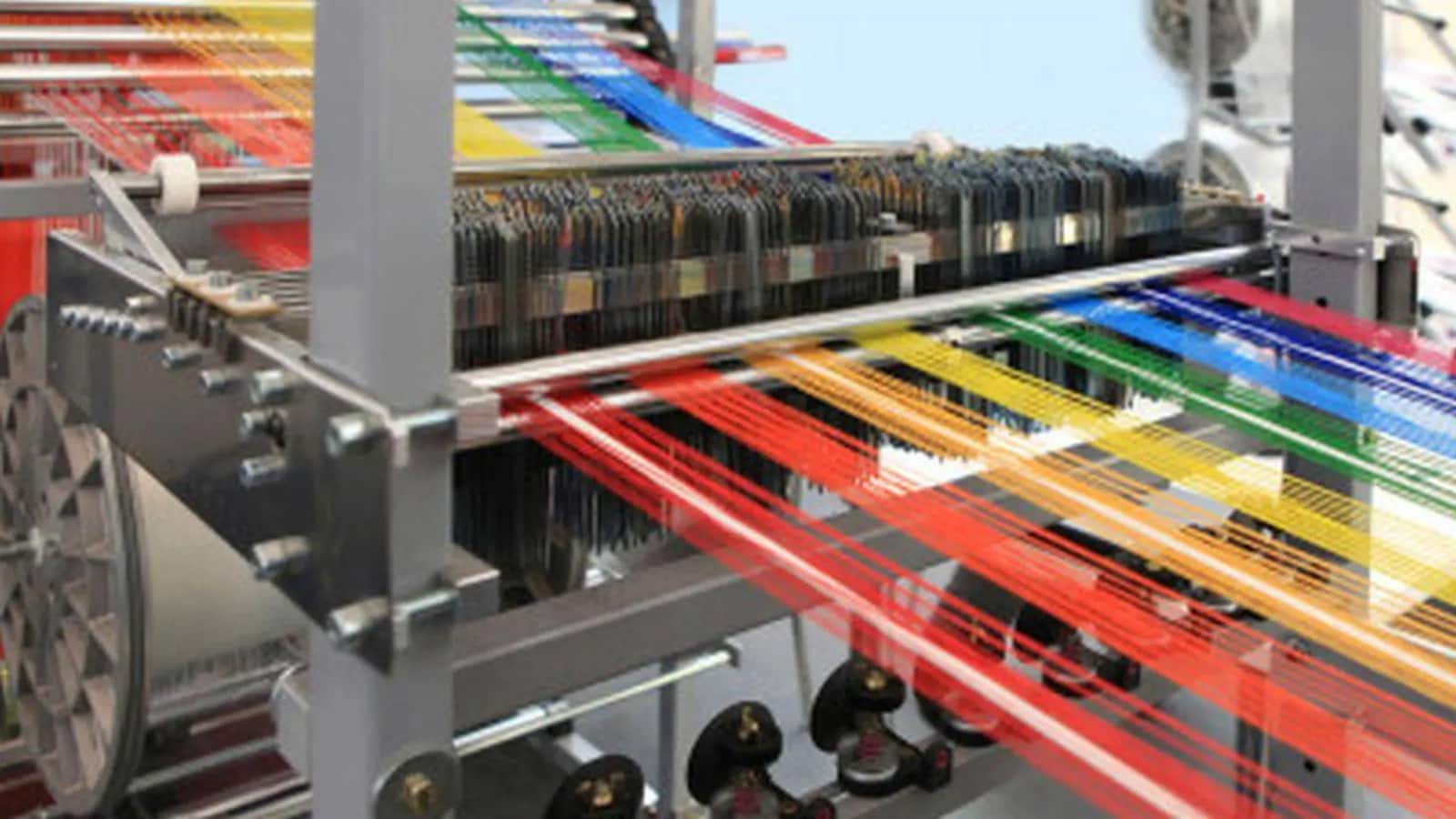 Textile Stocks: टैरिफ के बाद अब जीएसटी के प्रस्तावों ने मचाई खलबली, इन शेयरों पर रखें नजर