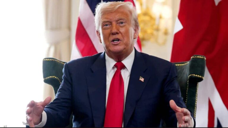 Trump Tariffs: भारत पर 25% एक्स्ट्रा टैरिफ लगाने के बाद, ट्रंप ने दूसरे देशों को 'सेकेंडरी सैंक्शन' की दी चेतावनी