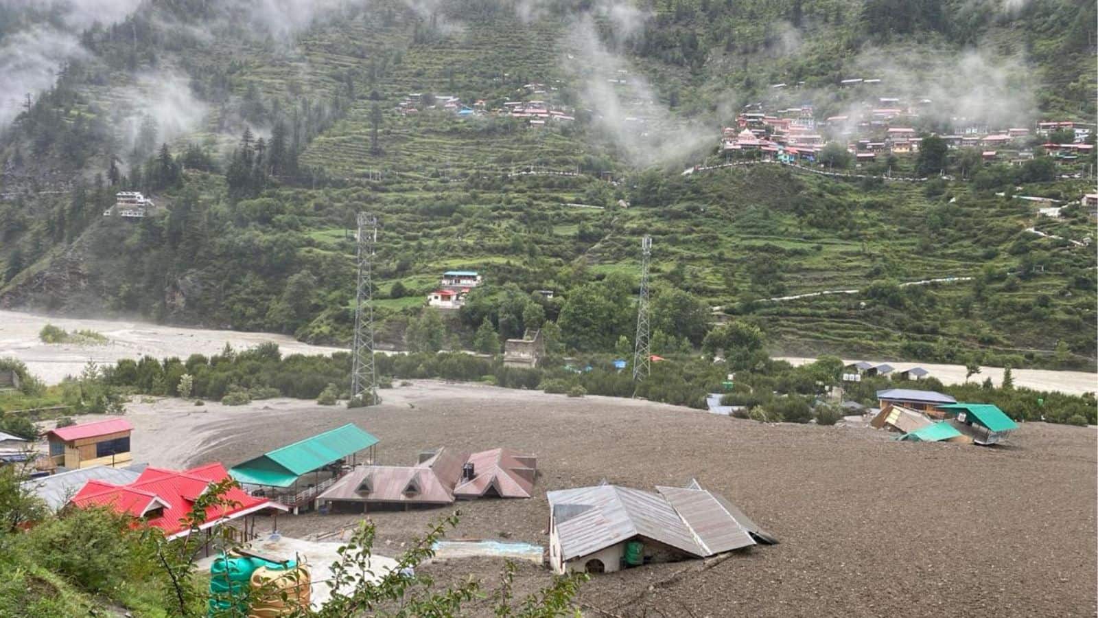 Uttarkashi Cloudburst: क्या होता है बादल फटना और पहाड़ी इलाकों में ही क्यों फटते हैं सबसे ज्यादा बादल? जानें हर सवाल का जवाब