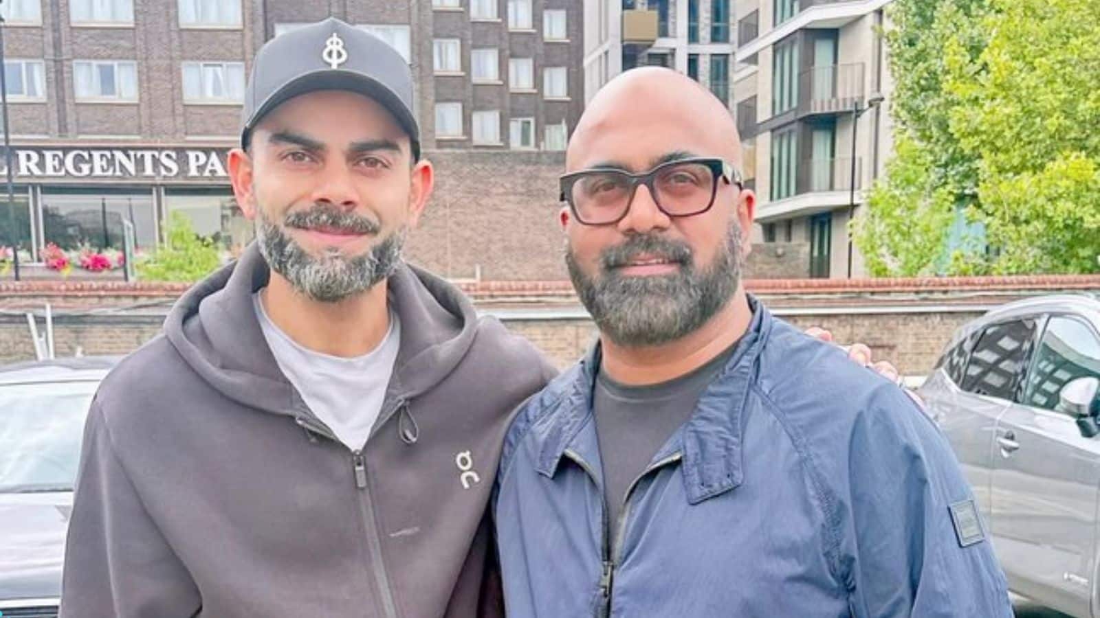 Virat Kohli: रिटायरमेंट के बाद एकदम बदल गया विराट कोहली का लुक, तस्वीरें आपको भी कर देंगी हैरान