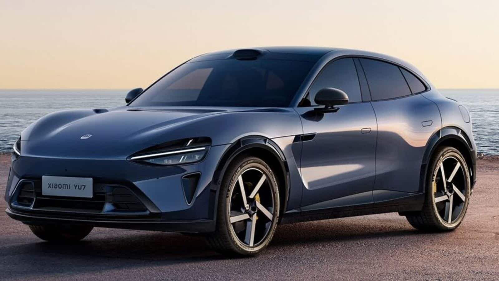 Xiaomi ला रही है लंबी इलेक्ट्रिक सेडान, पीछे बैठने वालों को मिलेगा ज्यादा स्पेस, जानें कितनी हो सकती है कीमत