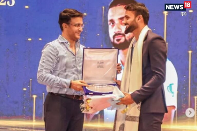 गांगुली के हाथों अवॉर्ड पाकर गदगद टीम इंडिया का तेज गेंदबाज, कहा- मैं आज...