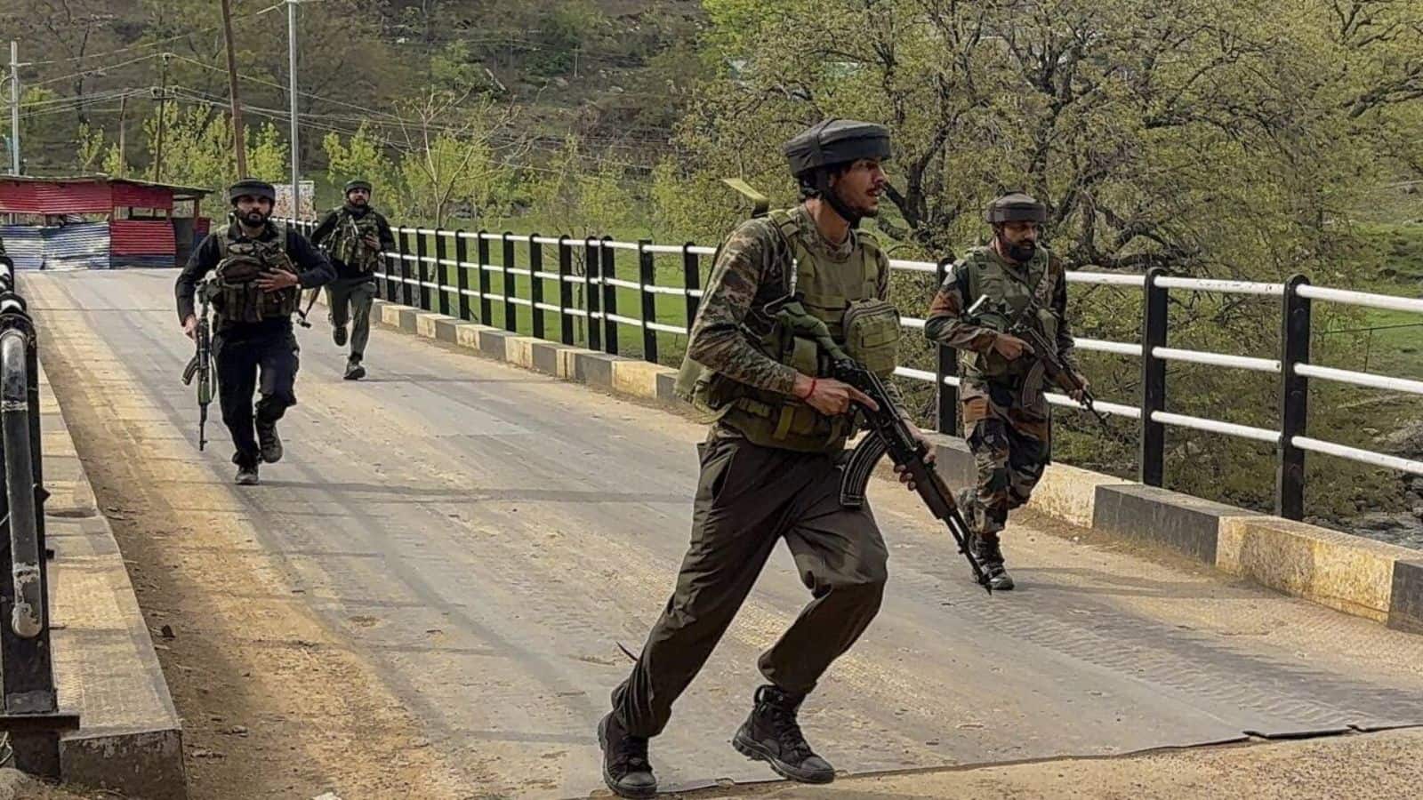 Bandipora Encounter: जम्मू-कश्मीर के बांदीपोरा में घुसपैठ की कोशिश नाकाम, सेना के साथ मुठभेड़ में 2 आतंकी ढेर