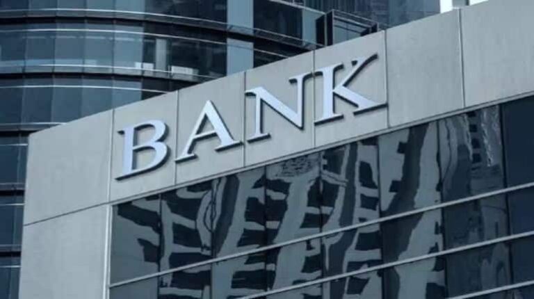 S&P ने एचडीएफसी बैंक, एसबीआई सहित इन 10 फाइनेंशियल इंस्टीट्यूशंस की रेटिंग बढ़ाई