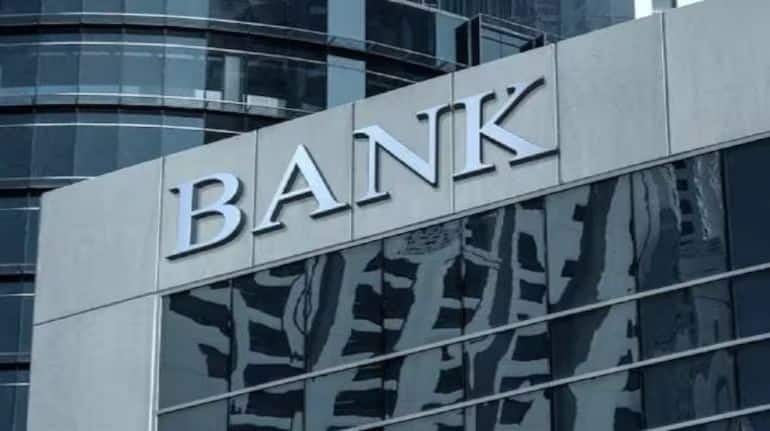 S&P ने एचडीएफसी बैंक, एसबीआई सहित इन 10 फाइनेंशियल इंस्टीट्यूशंस की रेटिंग बढ़ाई