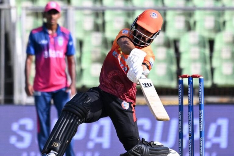 12 गेंदों में 11 छक्के, एक ओवर में 40 रन, IPL में आने वाला है सलमान का 'तूफान'