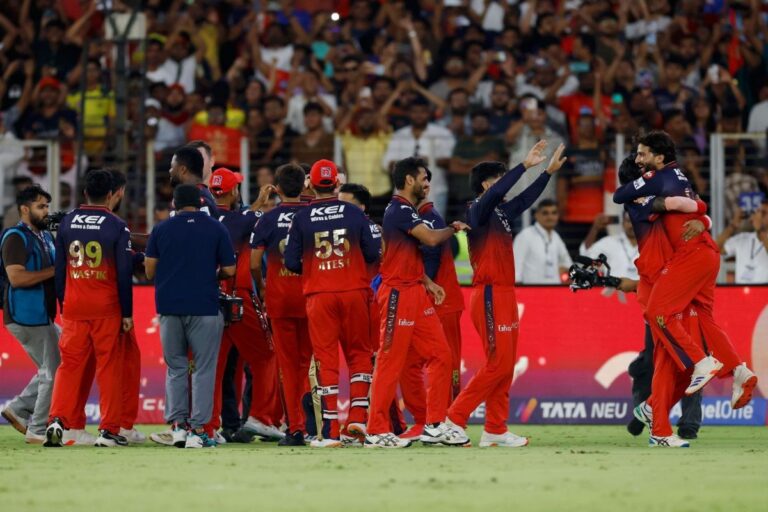 RCB स्टार ने एक हाथ से लपका कैच, झुठला दिए फिजिक्स के नियम, हर कोई हक्का-बक्का