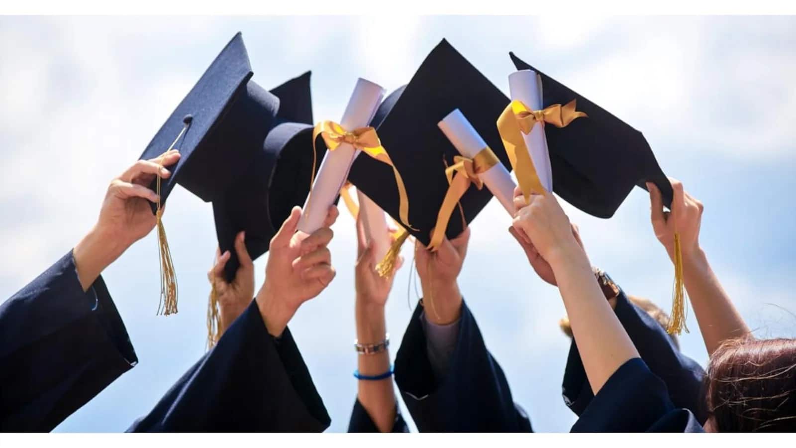 Education Loan: एजुकेशन लोन तय समय से पहले चुकाने में फायदा है या नुकसान?