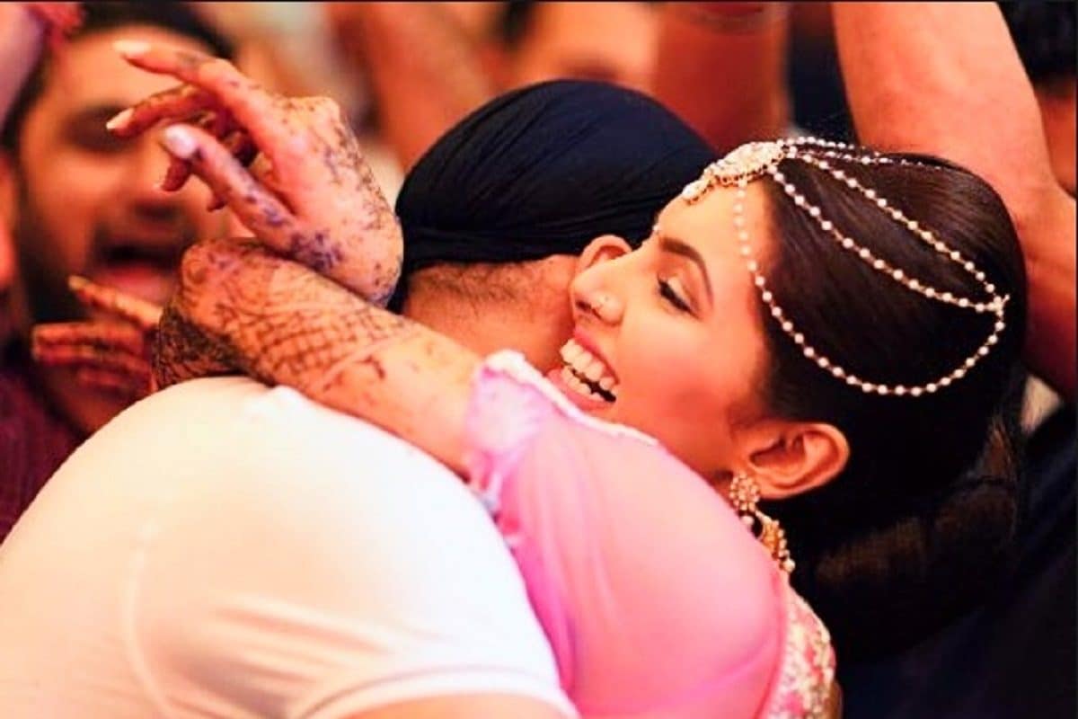 शादी से पहले हरभजन से गीता बरसा ने 300 विकेट पूरा करने की रखी थी शर्त