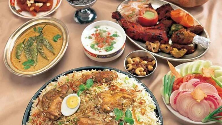 Hyderabad Famous Dishes: हैदराबाद के खास व्यंजन जो स्वाद में हैं सबसे आगे, आपके टेस्ट बड्स को कर देंगे मंत्रमुग्ध