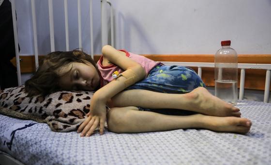 ग़ाज़ा: स्वास्थ्य ढाँचा पूरी तरह ध्वस्त होने के निकट, ख़त्म हो रही हैं दवाइयाँ