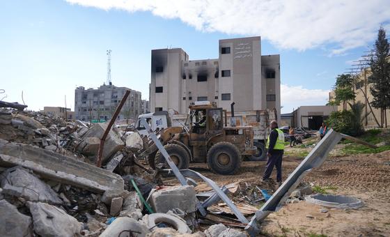 ग़ाज़ा: हमले में पत्रकारों व स्वास्थ्यकर्मियों की मौत, 'स्तब्धकारी बेपरवाही' पर क्षोभ