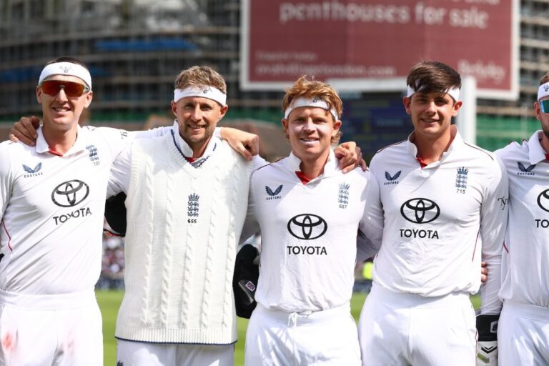 IND vs ENG: वाइट हेडबैंड पहनकर क्यों उतरी इंग्लैंड की टीम? क्या था कारण