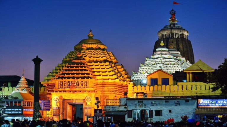Jagannath Temple: पुरी के जगन्नाथ मंदिर को उड़ाने की धमकी, दीवारों पर लिखा 'आतंकवादी मंदिर को ध्वस्त कर देंगे'
