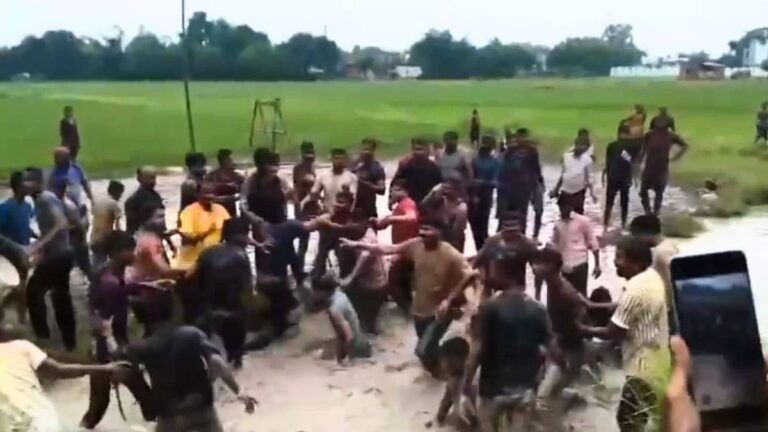 VIRAL VIDEO: जौनपुर में आपसी विवाद के बाद दबंग युवक ने की ताबड़तोड़ फायरिंग, वीडियो वायरल होने के बाद 8 के खिलाफ FIR दर्ज