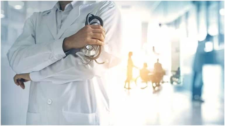 Bajaj Allianz के ग्राहकों को 15000 हॉस्पिटल्स में कैशलेस इलाज की सुविधा नहीं मिलेगी, 1 सितंबर से लागू