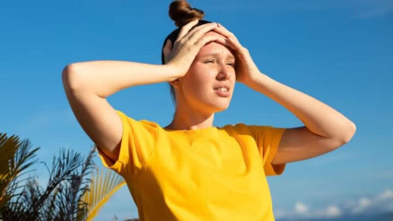 Health Tips:  गर्मी और उमस से बढ़ सकता है माइग्रेन का खतरा, जानें कैसे रखें खुद का ख्याल