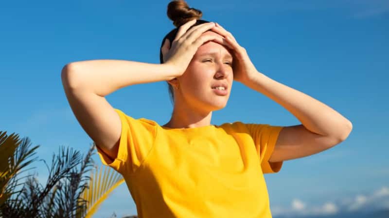 Health Tips:  गर्मी और उमस से बढ़ सकता है माइग्रेन का खतरा, जानें कैसे रखें खुद का ख्याल