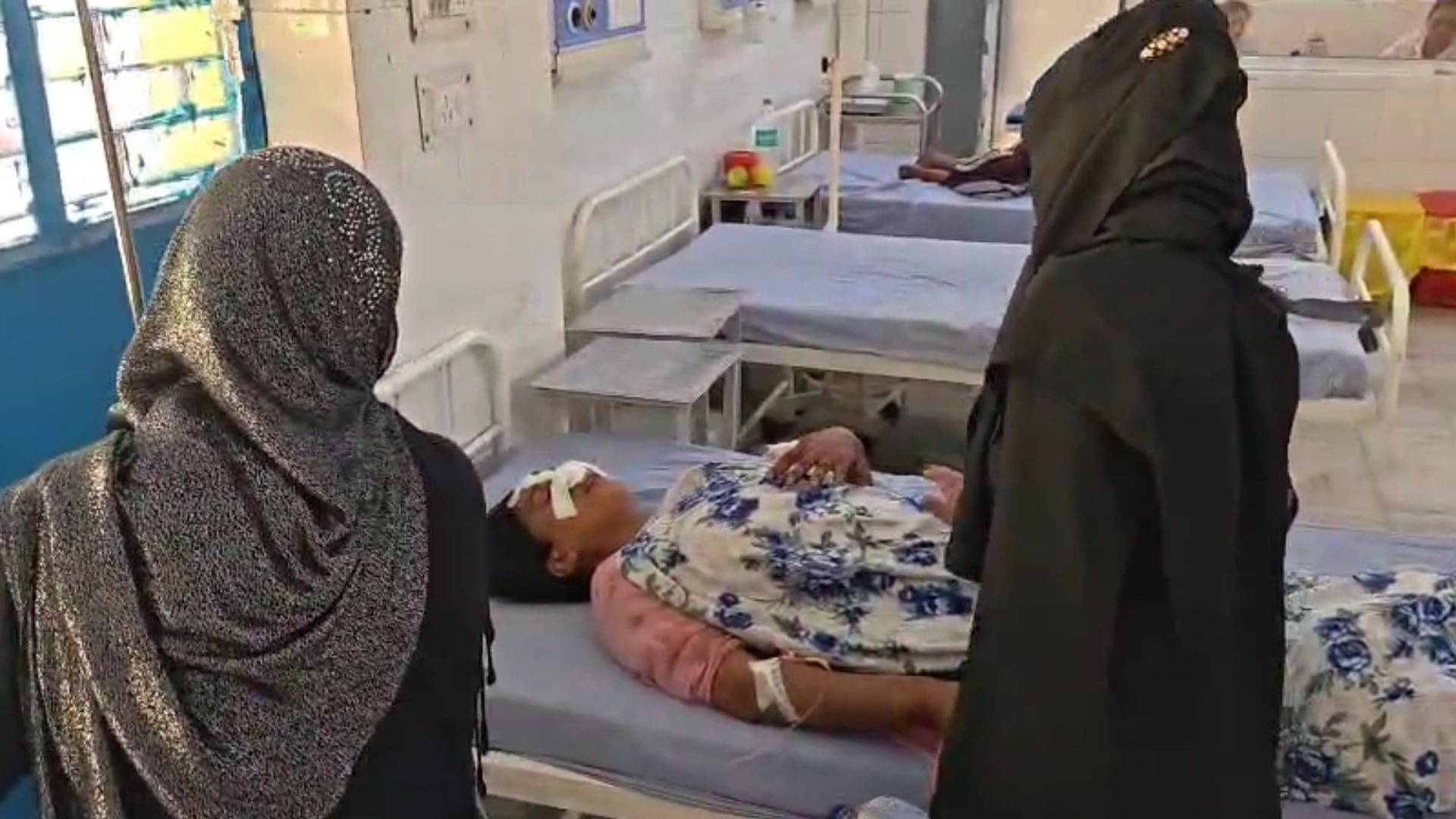 UP: पहले दिया तीन तलाक, फिर पत्नी के नाक-होंठ चाकू से काटकर फरार हुआ पति, महिला की हालत गंभीर