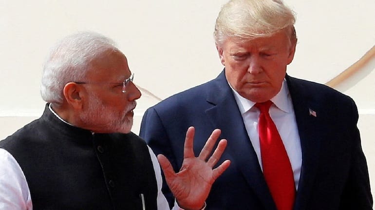 Trump Tariff : ट्रंप के टैरिफ के आगे नहीं झुकेगा भारत, सरकार निर्यातकों की मदद के लिए पेश कर सकती है खास स्कीम