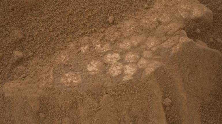 मंगल ग्रह पर मिले डायनासोर के अंडे! नासा के क्यूरियोसिटी रोवर को मिली ये बड़ी कामयाबी