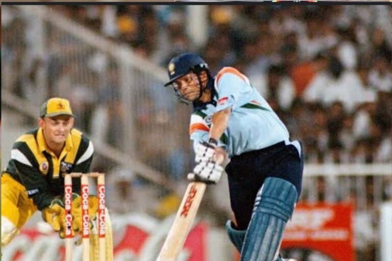 जब सचिन ने 12 घंटे में खेले दो देशों में मैच, शारजाह में शतक फिर मुंबई में मैच