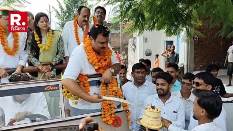 MP: सतना के कांग्रेस विधायक ने जिला अध्यक्ष बनने पर जोश में खोया होश, ओपन जीप पर सवार होकर तलवार से काटा केक, VIDEO VIRAL