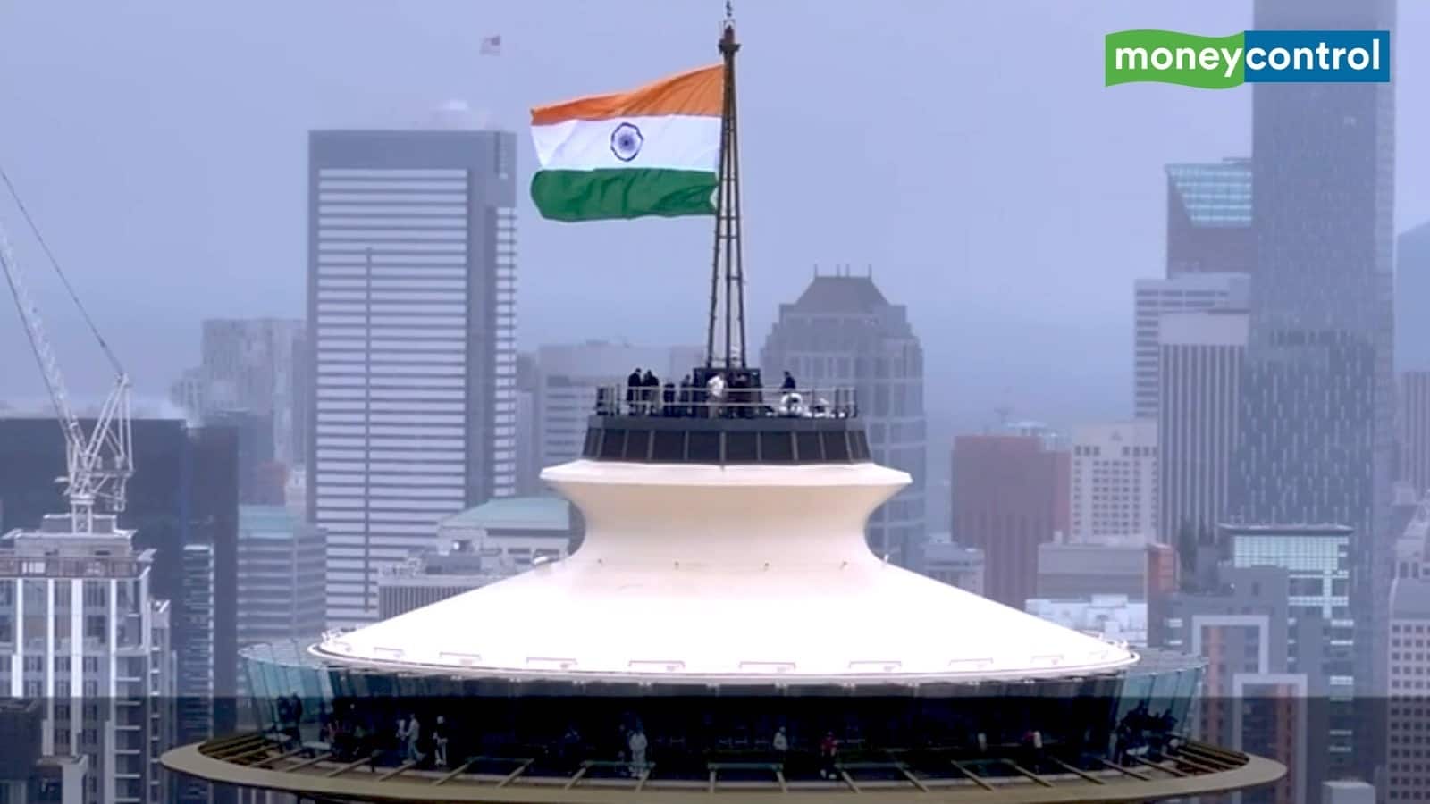 Independence Day: अमेरिका में पहली बार सीएटल की प्रतिष्ठित स्पेस नीडल पर फहरा भारतीय तिरंगा
