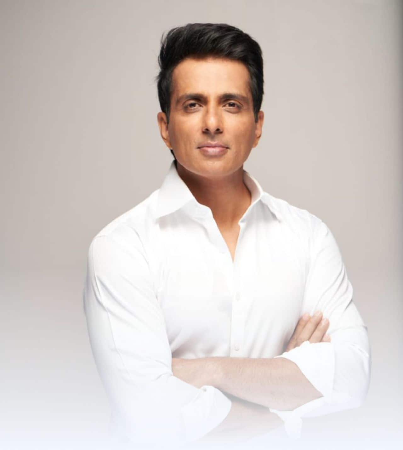 बॉलीवुड एक्टर सोनू सूद ने बेचा महालक्ष्मी में अपना अपार्टमेंट, 8.10 करोड़ में बिकी प्रॉपर्टी