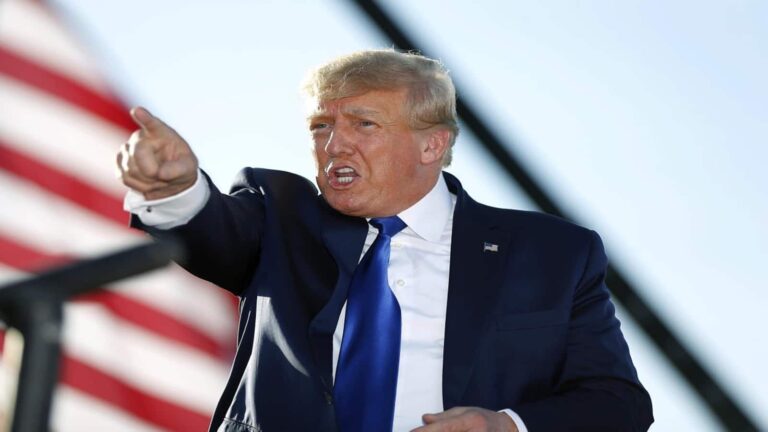 Trump Tariffs: चिप पर 100% टैरिफ लगाएंगे ट्रंप, लेकिन Apple को इस कारण मिलेगी छूट