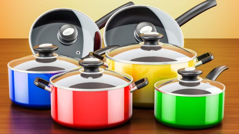 Kitchen Mistakes: रोजाना इस्तेमाल हो रहीं ये चीजें बन रही हैं आपकी बीमारी की जड़, फौरन हटाएं रसोई से!