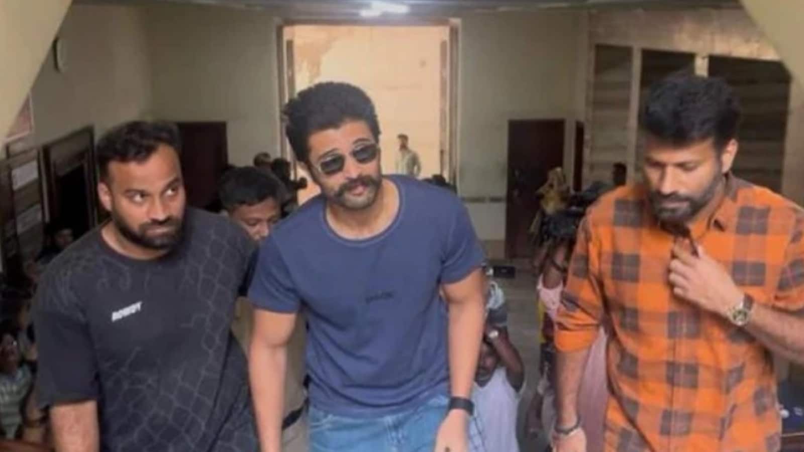 Vijay Deverakonda: जांच एजेंसी के रीजनल ऑफिस पहुंचे विजय देवरकोंडा, बेटिंग एप प्रोमोशन केस में एक्टर को मिला था समन