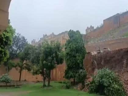 VIDEO: भारी बारिश के बीच जयपुर में हादसा, आमेर किले की 200 फीट लंबी दीवार ढही