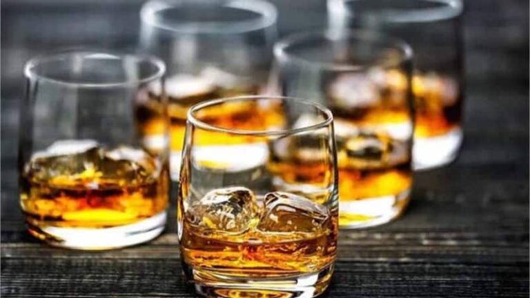 इन दो इंडियन व्हिस्की ने मारी धूम, जीता फेमस इंटरनेशनल व्हिस्की ऑफ द ईयर अवॉर्ड