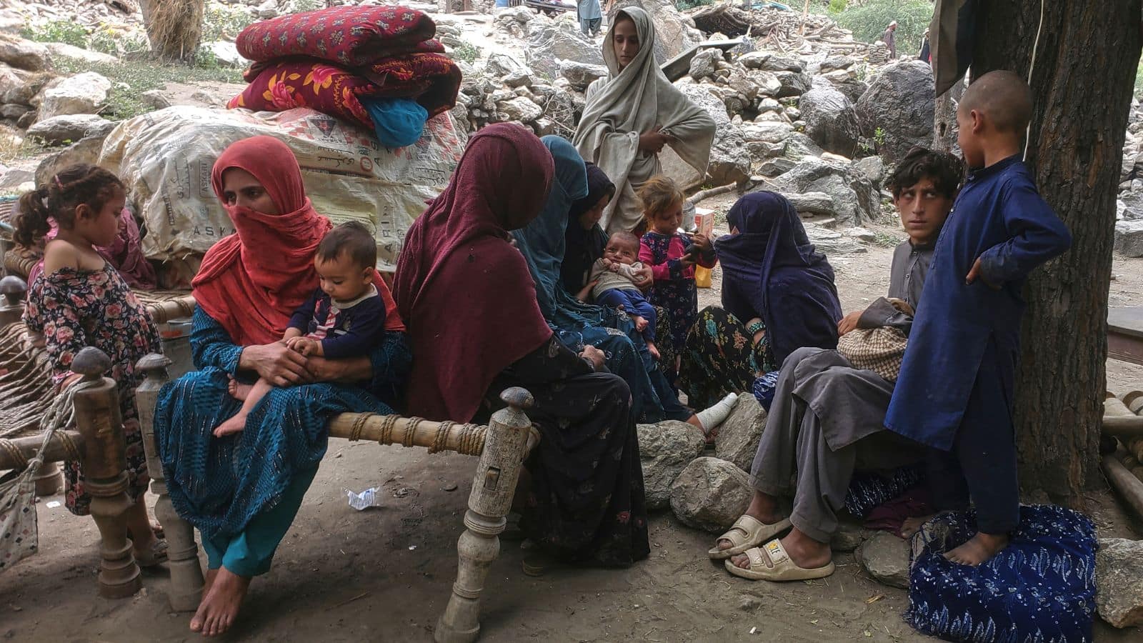 जिंदा महिलाओं से ज्यादा कीमती हैं लाश! अफगानिस्तान भूकंप में औरतों का नहीं किया जा रहा रेस्क्यू, तालिबान के सख्त कानून से आ रही अड़चन