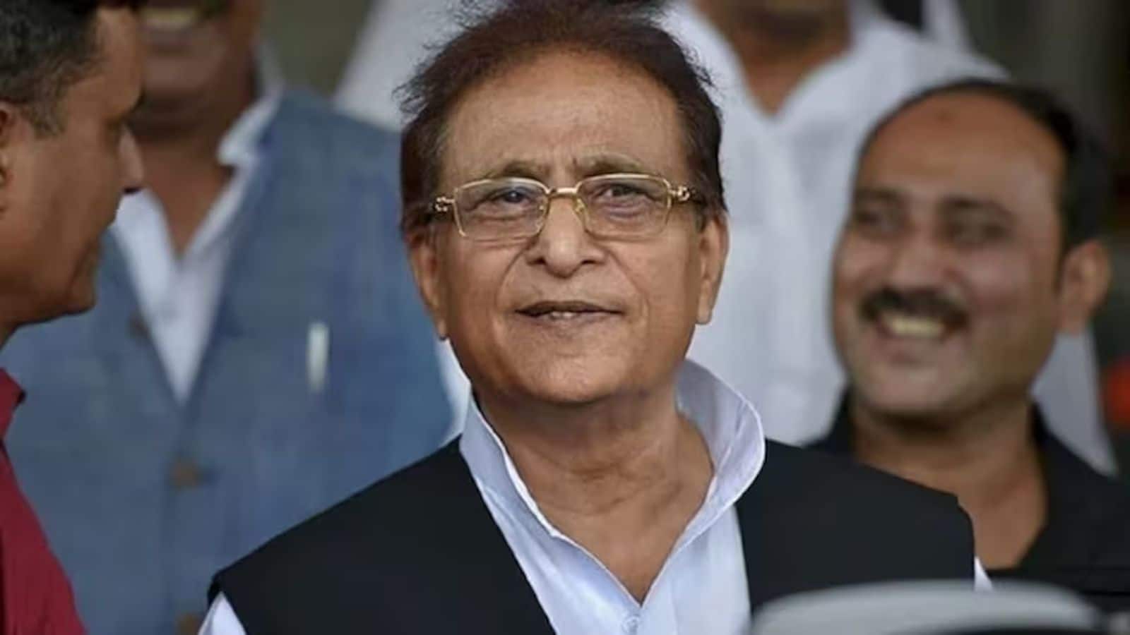 Azam Khan Release: आजम खान 23 महीने बाद सीतापुर जेल से रिहा, अखिलेश यादव बोले- 'सपा सरकार बनने पर सभी केस वापस होंगे'