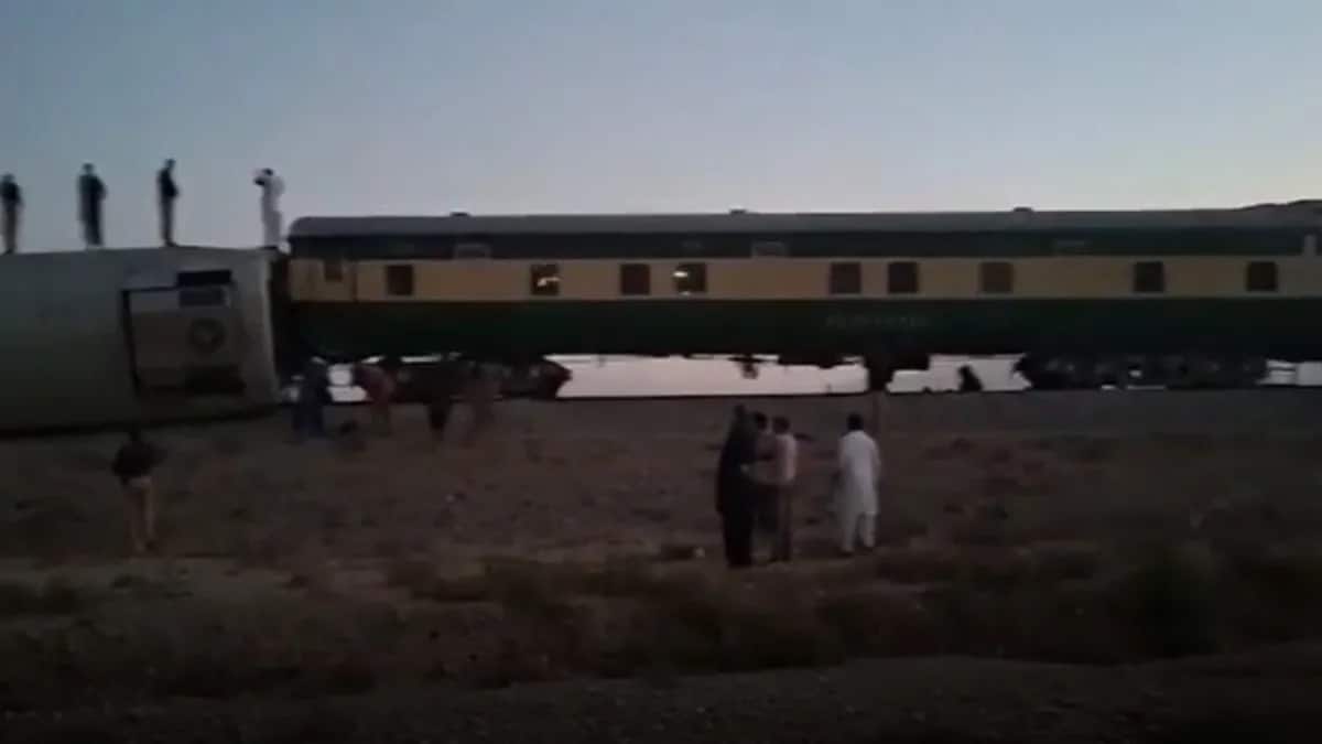Pakistan: बलूचिस्तान में जाफर एक्सप्रेस में धमाका,  ट्रेन पटरी से उतरी, मची अफरातफरी