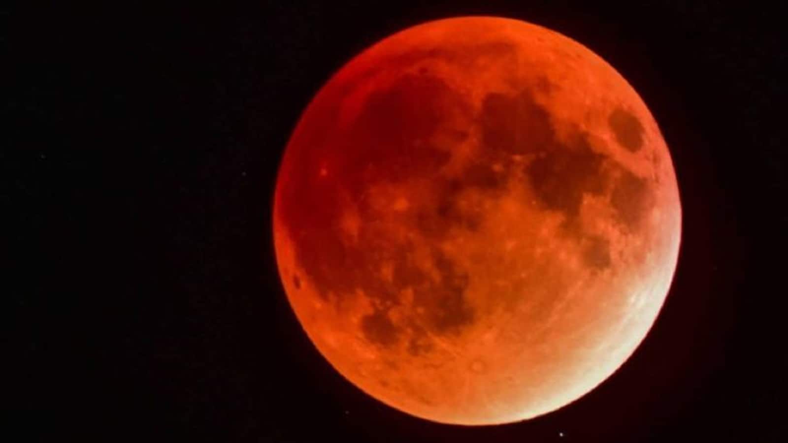 Blood Moon: आज रात बदल जाएगा आसमान का नजारा, भारत सहित इन देशों में दिखेगा 'ब्लड मून'