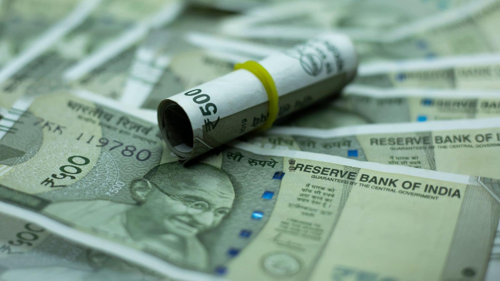 Business Idea: 3 लाख में खोलें मोबाइल शोरूम, पहले महीने से होगी धुआंधार कमाई