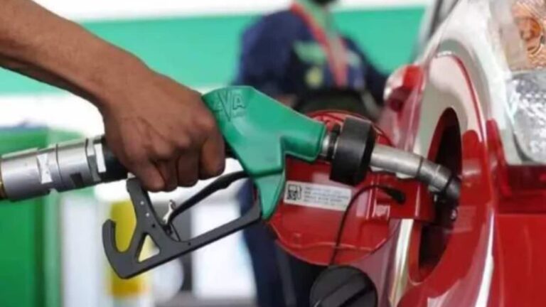 Car Fuel Limit: कार में कितना पेट्रोल या डीजल भराना सही? अक्सर लोग करते हैं ये गलती