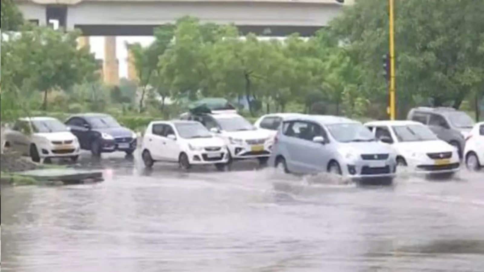 Heavy Rain Alert: 6 राज्यों में भारी बारिश का रेड अलर्ट, जानें आपके शहर का मौसम कैसा रहेगा