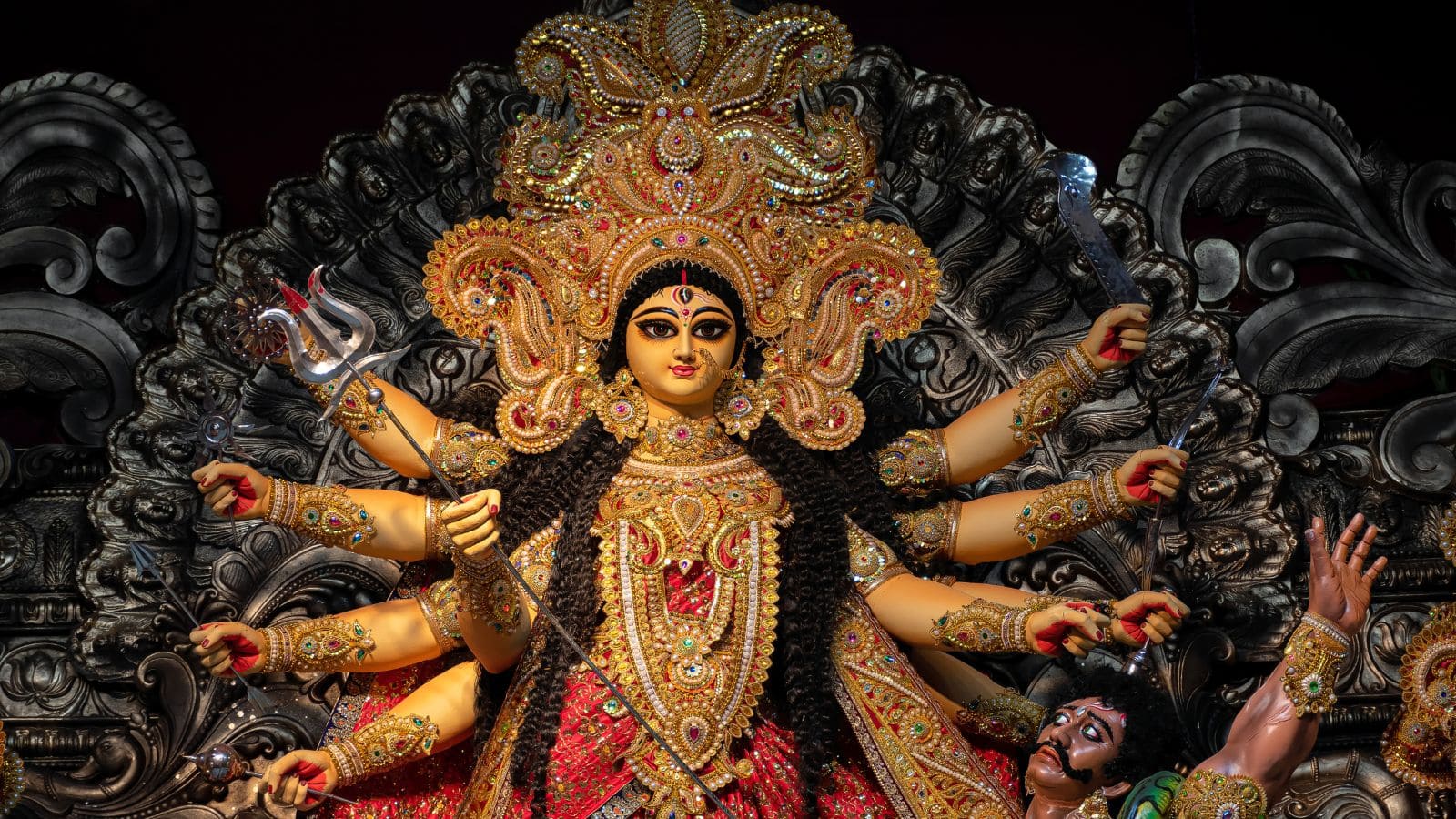 Durga Puja 2025: भव्यता के साथ पूजा का सूकून....बंगाल के इन दुर्गा पूजा पंडाल को घूमना ना करें मिस