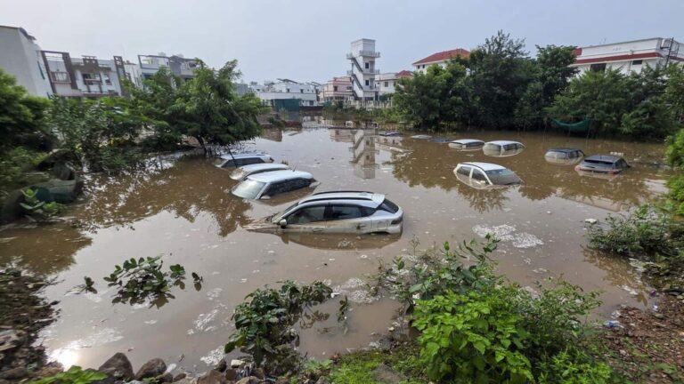 'पेड़ों की अवैध कटाई के कारण आपदाएं आई': सुप्रीम कोर्ट ने अभूतपूर्व भूस्खलन-बाढ़ पर लिया संज्ञान, राज्यों से मांगा जवाब