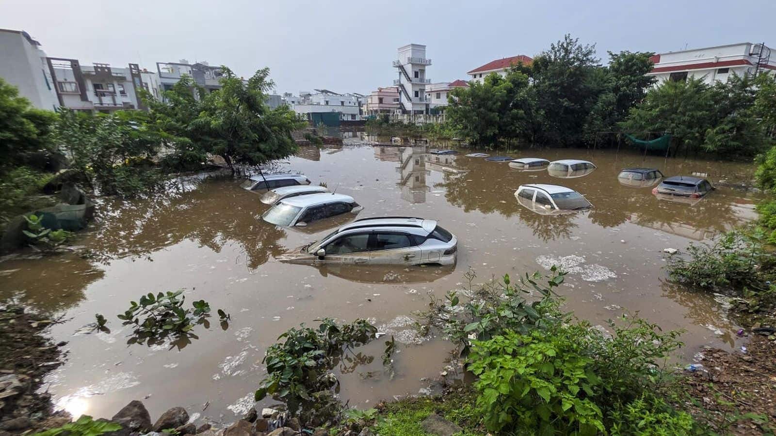 'पेड़ों की अवैध कटाई के कारण आपदाएं आई': सुप्रीम कोर्ट ने अभूतपूर्व भूस्खलन-बाढ़ पर लिया संज्ञान, राज्यों से मांगा जवाब