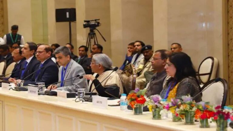 GST 2.0 : GST काउंसिल की बैठक शुरू, ग्रीन हाइड्रोजन और बैटरी स्टोरेज पर टैक्स छूट मिलने की संभावना