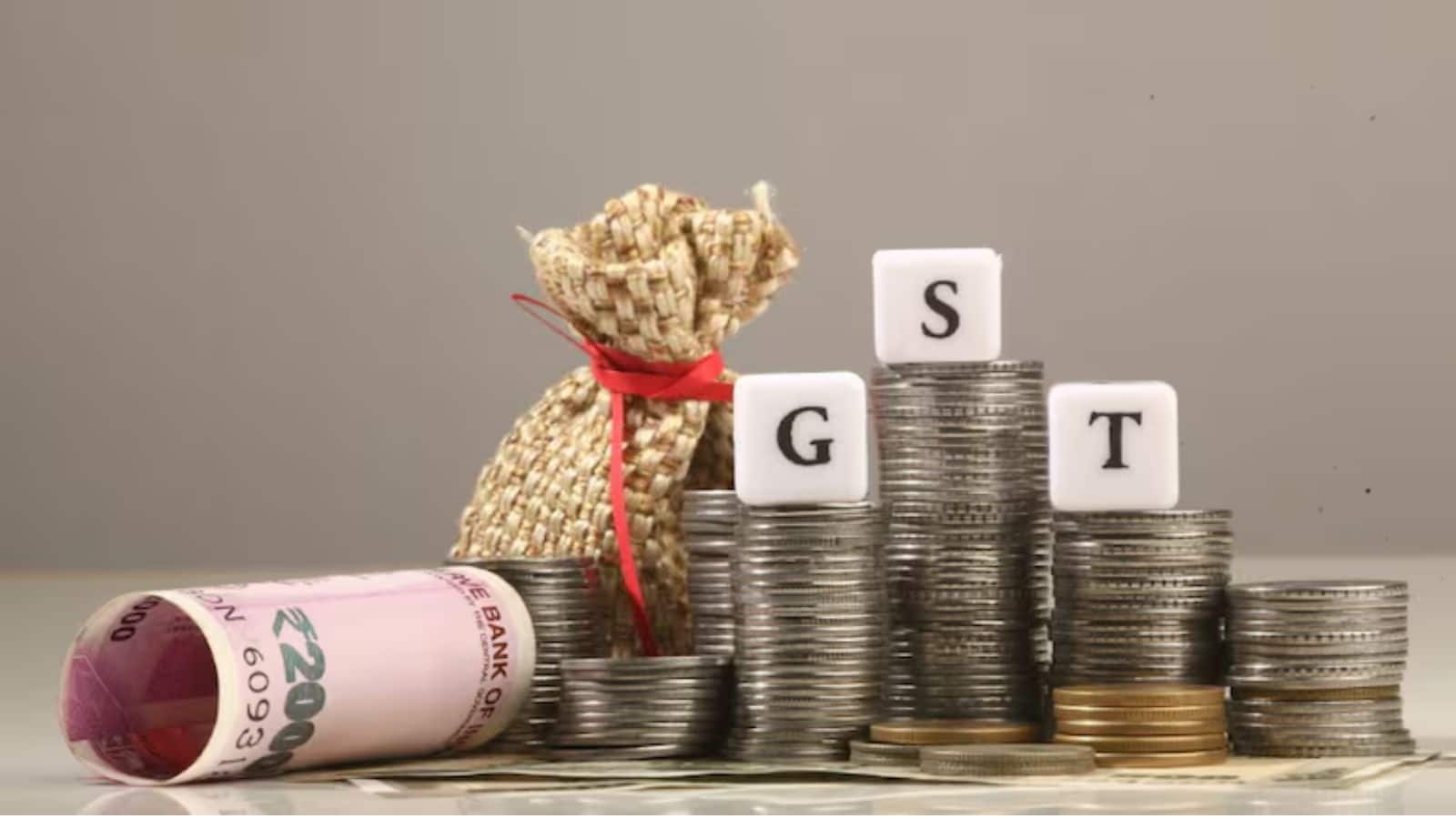 GST Slab Change: ग्रॉसरी से लेकर लग्जरी कार तक सब हुआ सस्ता, जानिए नए जीएसटी स्लैब के लागू होने पर कितनी होगी आपकी बचत