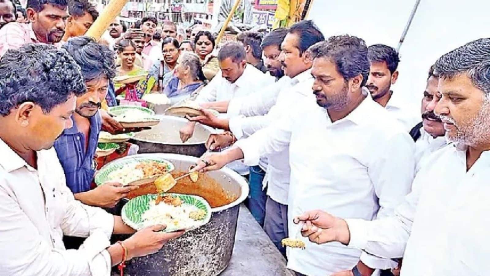 जगन रेड्डी की पार्टी के नेताओं ने गणेश पंडाल के पास परोसी चिकन बिरयानी परोसी! मच गया बवाल, केस हुआ दर्ज