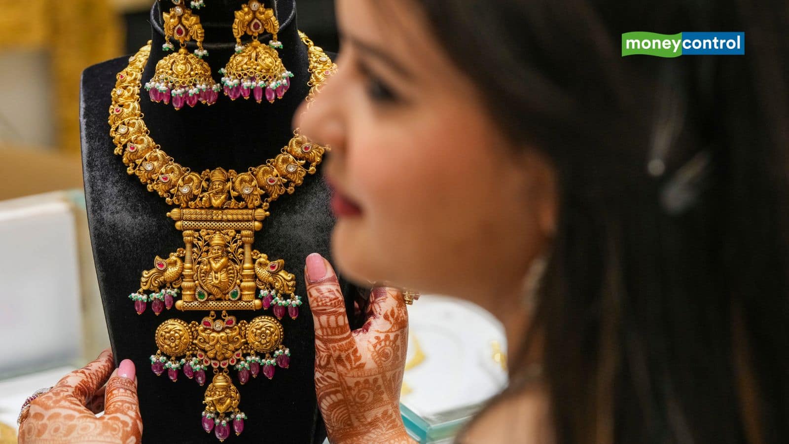 Gold Price Today: नए शिखर पर सोना, ₹1.16 लाख तक पहुंचा भाव; जानिए गोल्ड में रिकॉर्ड तोड़ तेजी के 5 बड़े कारण