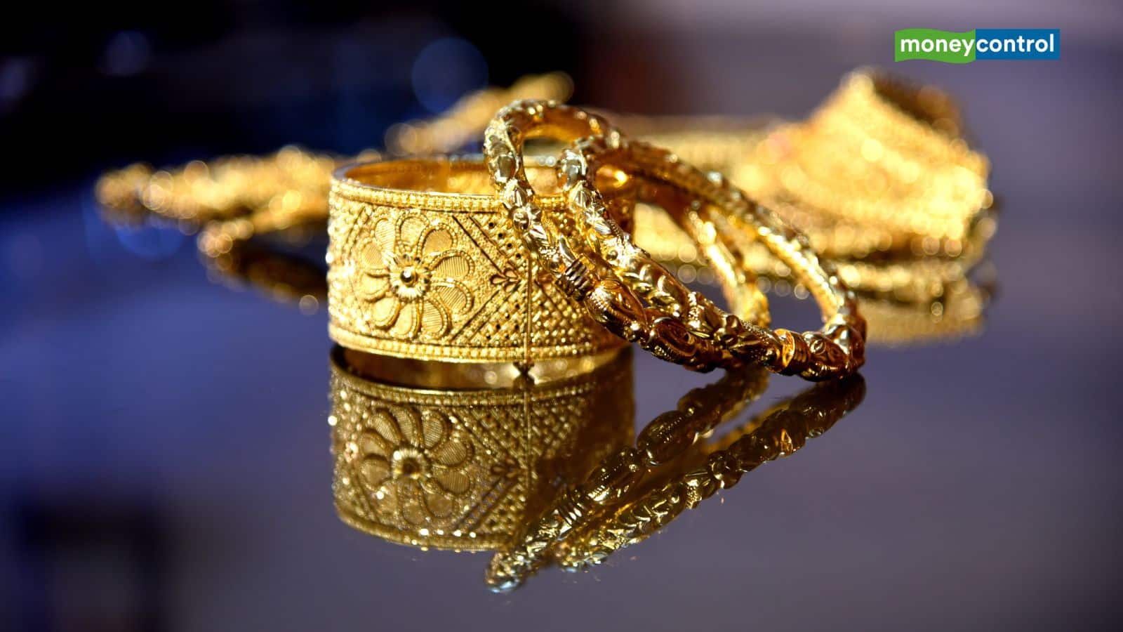 Gold Price: ग्लोबल कारणों से कीमतों पर दिखा असर, एक्सपर्ट्स से जानें आगे कितनी आएगी बढ़त