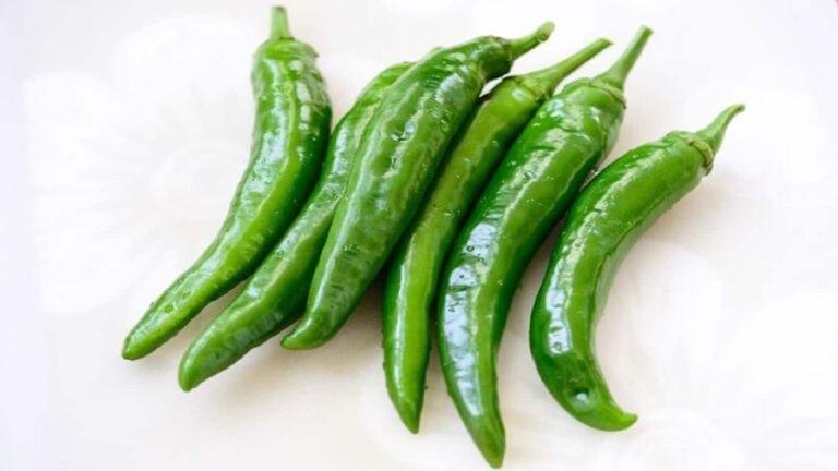 Health Benefits of Eating Hari Mirch: दिल और दिमाग की सेहत को दुरुस्त रखती है हरी मिर्च, जानिए इसे खाने का बेस्ट तरीका